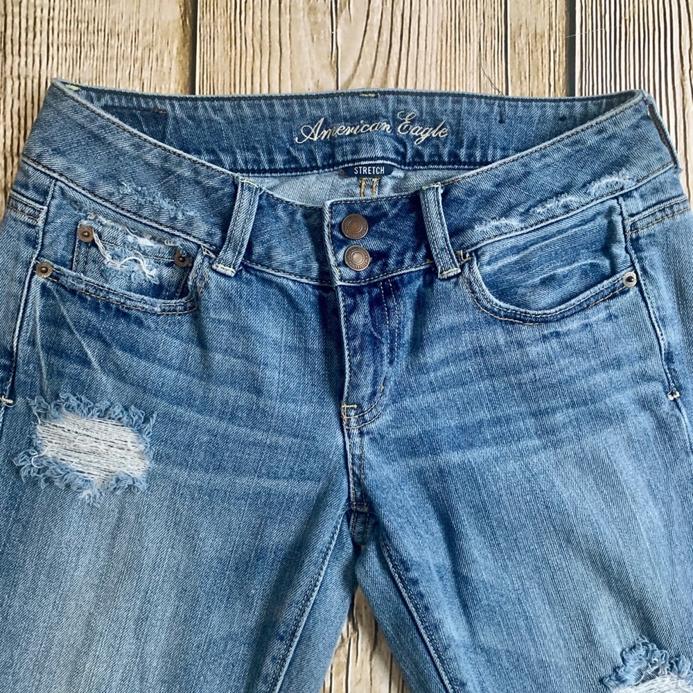 American Eagle Distressed Artist Jeans Size 4